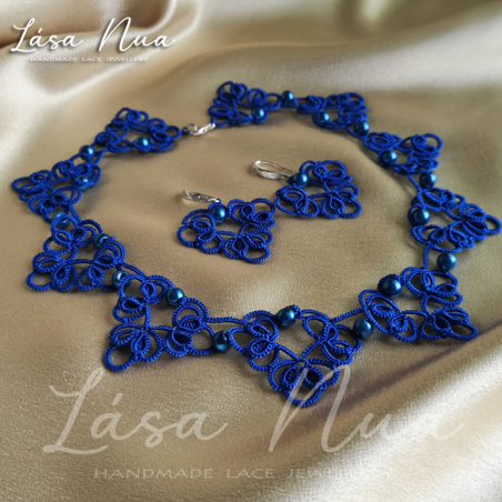 Merve - deep blue